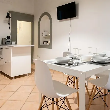 2 Next To A Market And Piazza Santa Croce - Homeunity * Florence