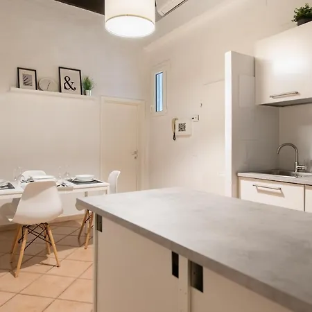 2 Next To A Market And Piazza Santa Croce - Homeunity Apartment *