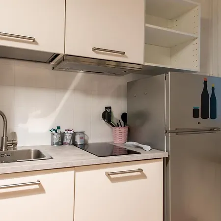 Apartment 2 Next To A Market And Piazza Santa Croce - Homeunity *