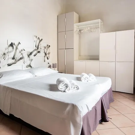 2 Next To A Market And Piazza Santa Croce - Homeunity * Florence
