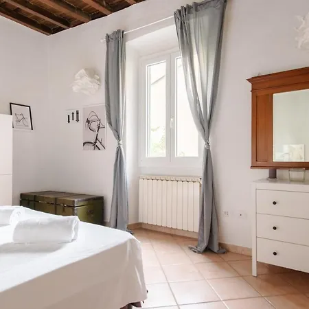 2 Next To A Market And Piazza Santa Croce - Homeunity *