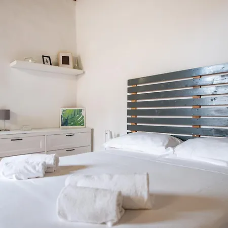 2 Next To A Market And Piazza Santa Croce - Homeunity *