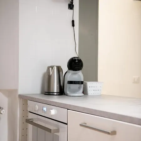 Apartment 2 Next To A Market And Piazza Santa Croce - Homeunity