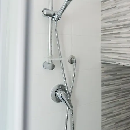 Apartment 2 Next To A Market And Piazza Santa Croce - Homeunity *