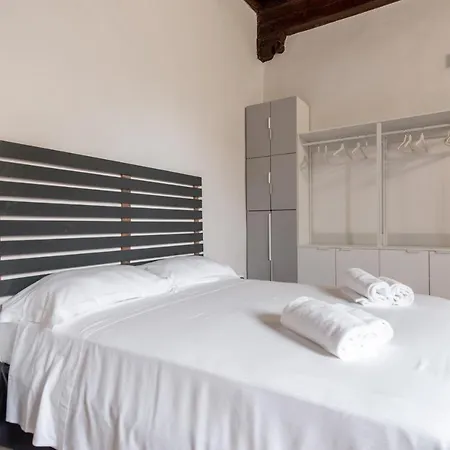 2 Next To A Market And Piazza Santa Croce - Homeunity Apartment *